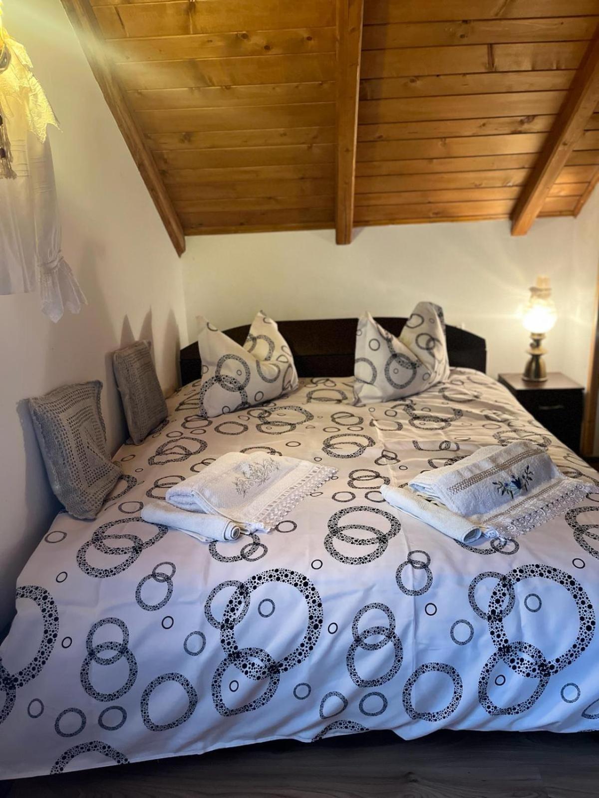 Cabana Rustic Borsa  Szoba fotó
